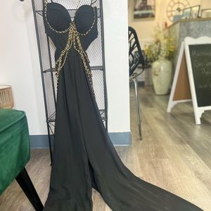 Tap into your Dominant Side! This Flyyy # is Seductive yet Flowy! Brand New!